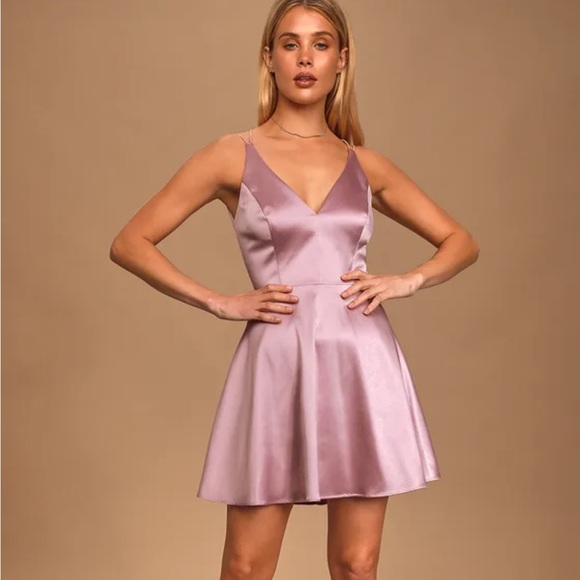 Lulu’s mauve pink backless strappy satin skater dress - Picture 3 of 6